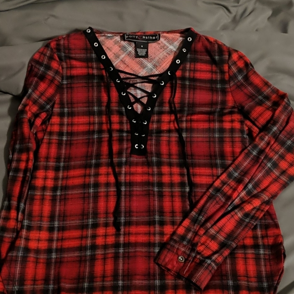 3/$20 🌸 Plaid Long Sleeve - Picture 2 of 4